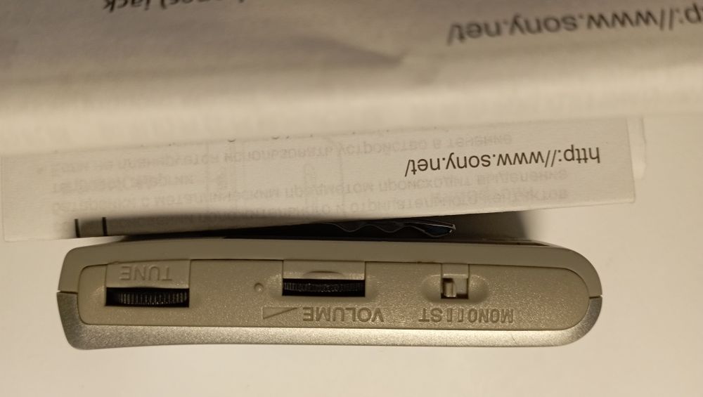 Миниатюрный FM радиоприемник Sony Srf -S54 стерео