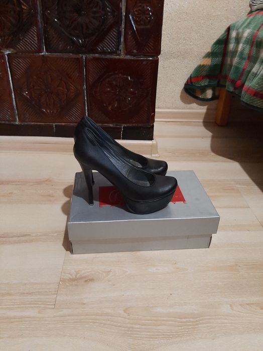 Туфлі жіночі кожані