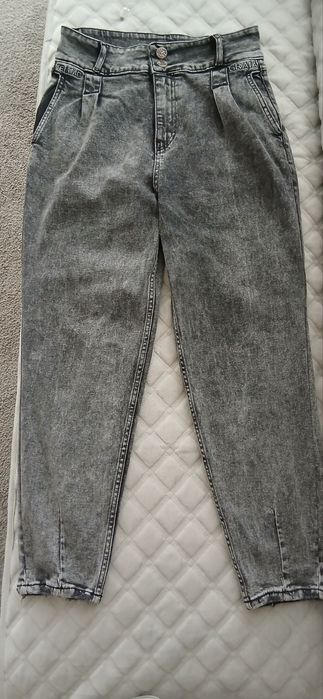 Жіночі джинси мом в гарному стані
