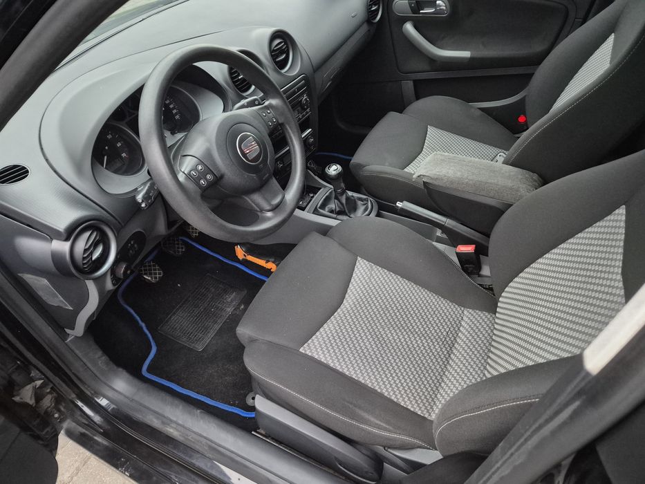 Seat ibiza 1,6 105 km ładny zobacz prywatnie  !!!
