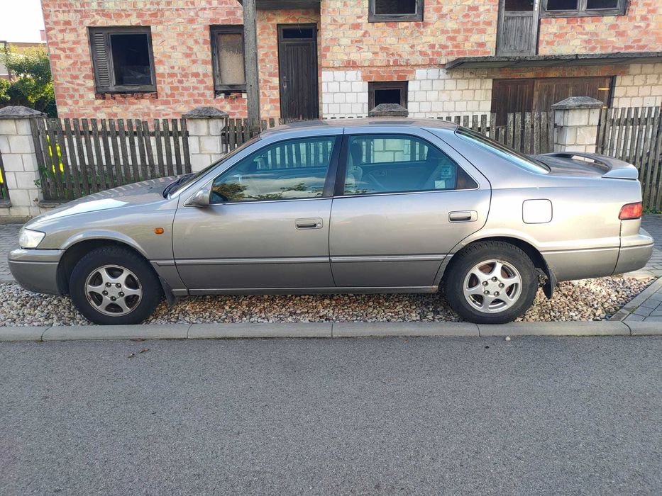 Toyota Camry 2,2 benzyna 1998r.