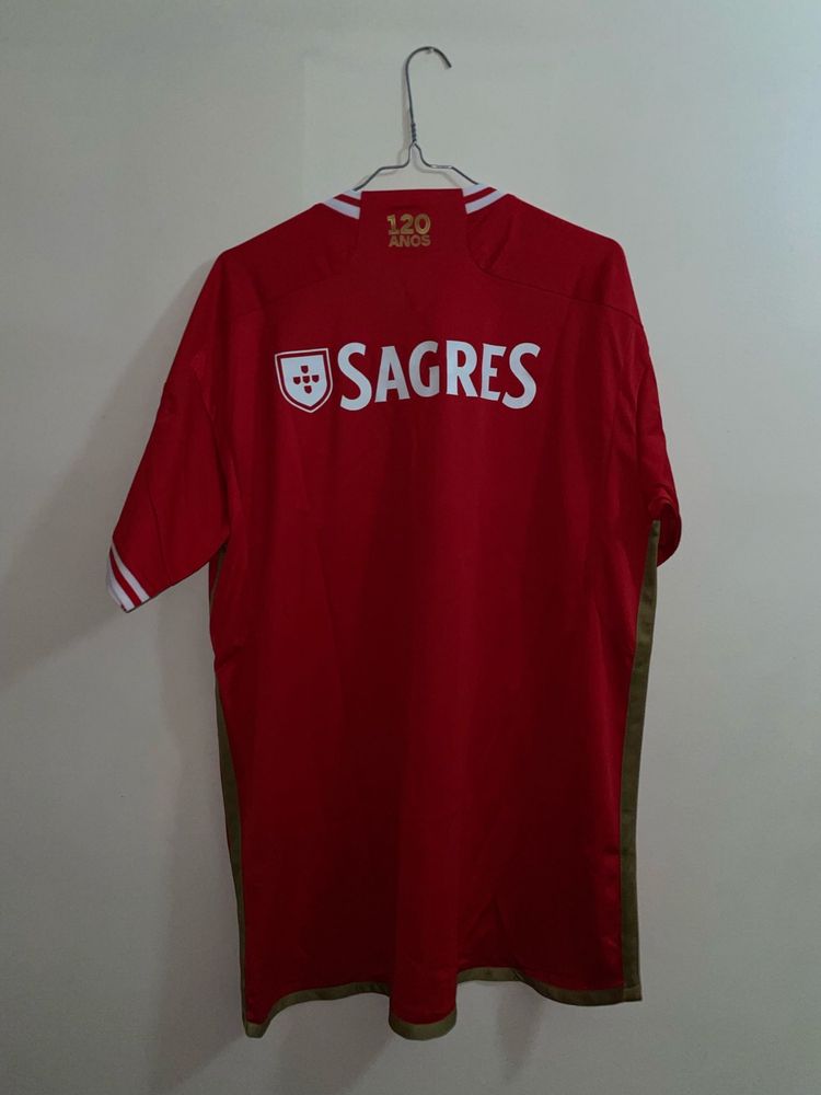 Vendo camisola do Benfica URGENTE