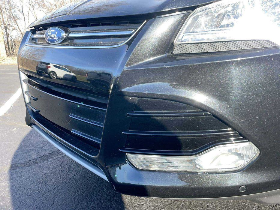 Ford Escape Titanium 2016 року