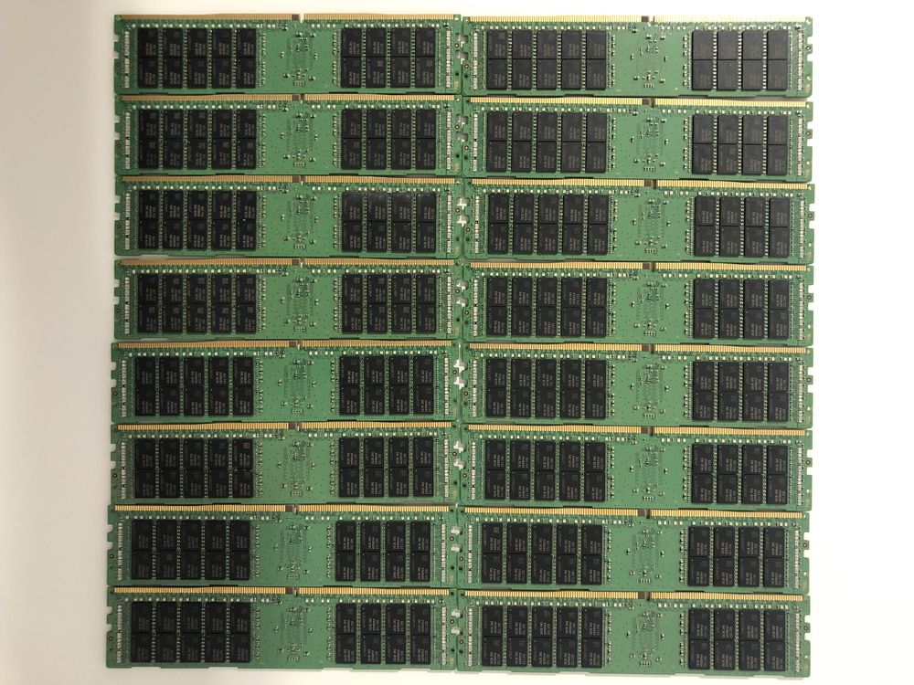 Серверна пам'ять DDR4 RAM 32GB PC4-2400T 2Rx4 Samsung