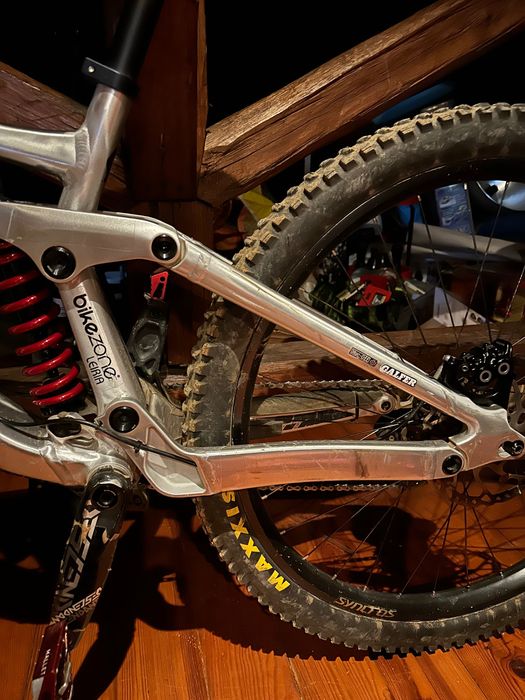 Quadro DH Scott Gambler 2021 com amortecedor Fox