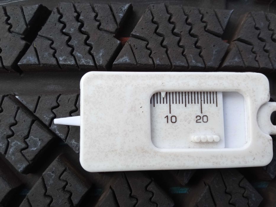 Opony zimowe Continental 235/55R19 105H cena za parę!!!