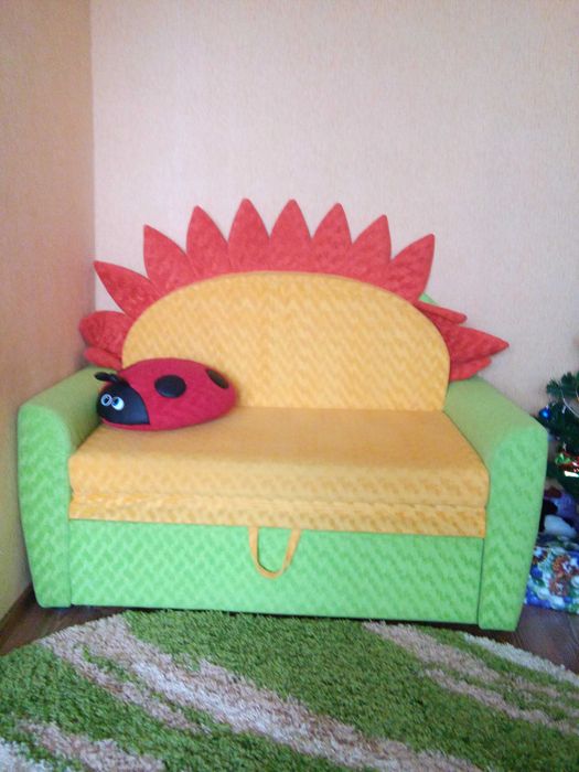 Диван ліжко дитячий