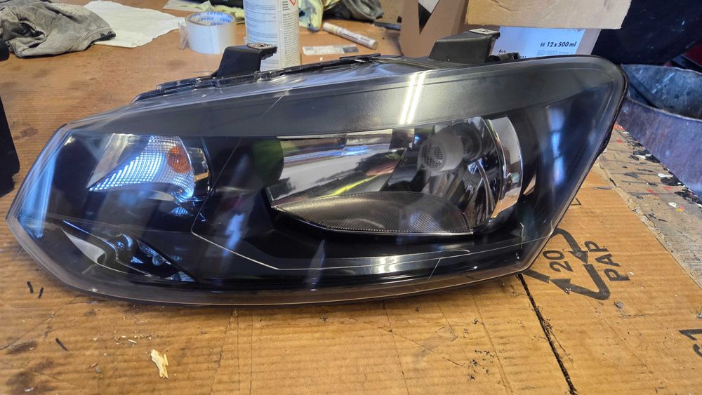 Lampa lewy przód Vw Polo 6R