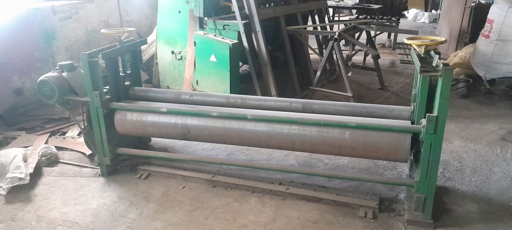 Розпродаж слюсарного обладнання. Чесальні машини. Погрузчик.