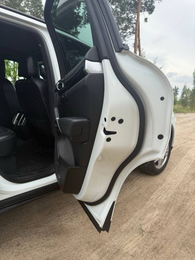 Porsche Cayenne Platinum Edition, 2016 рік