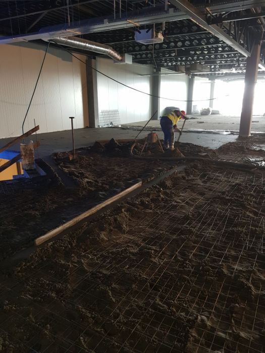 Posadzki wylewki betonowe mixokretem.Układanie styropianu.STYROBETON