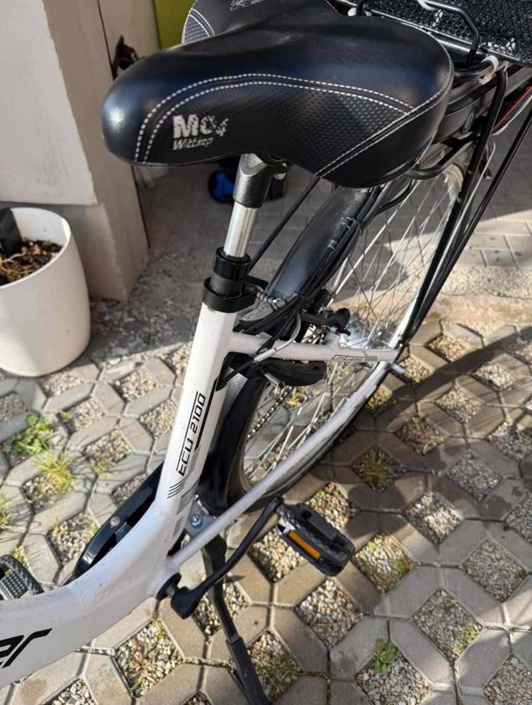 Rower FISCHER elektryczny elektryk e-bike ECU 2100 shimano nexus bialy