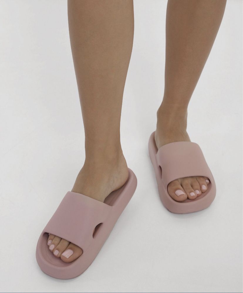 Шльопанці Skechers р.38