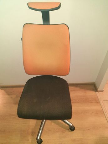Krzesło biurowe stare