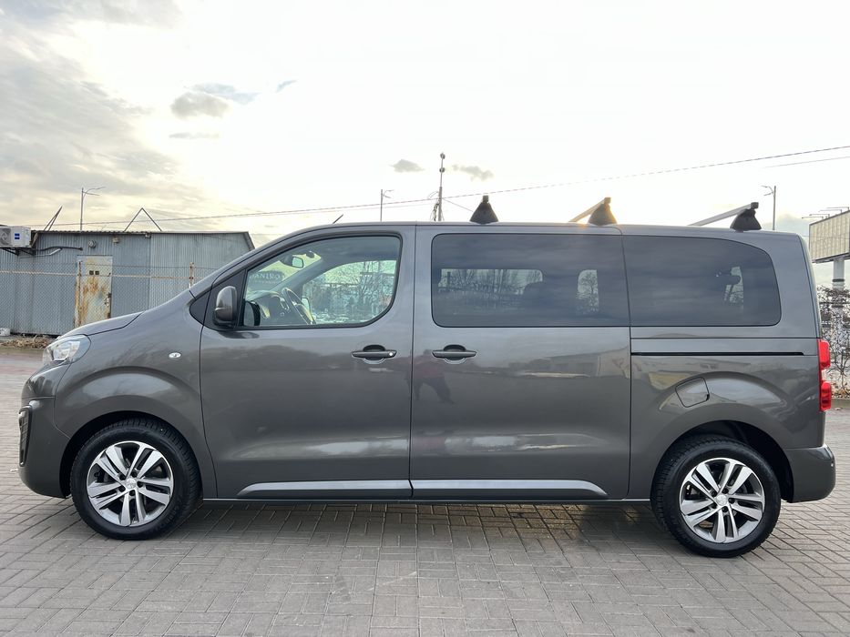 Peugeot Traveller 2020 Official