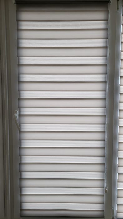 Ролети день-ніч на двері. Колір світлий беж