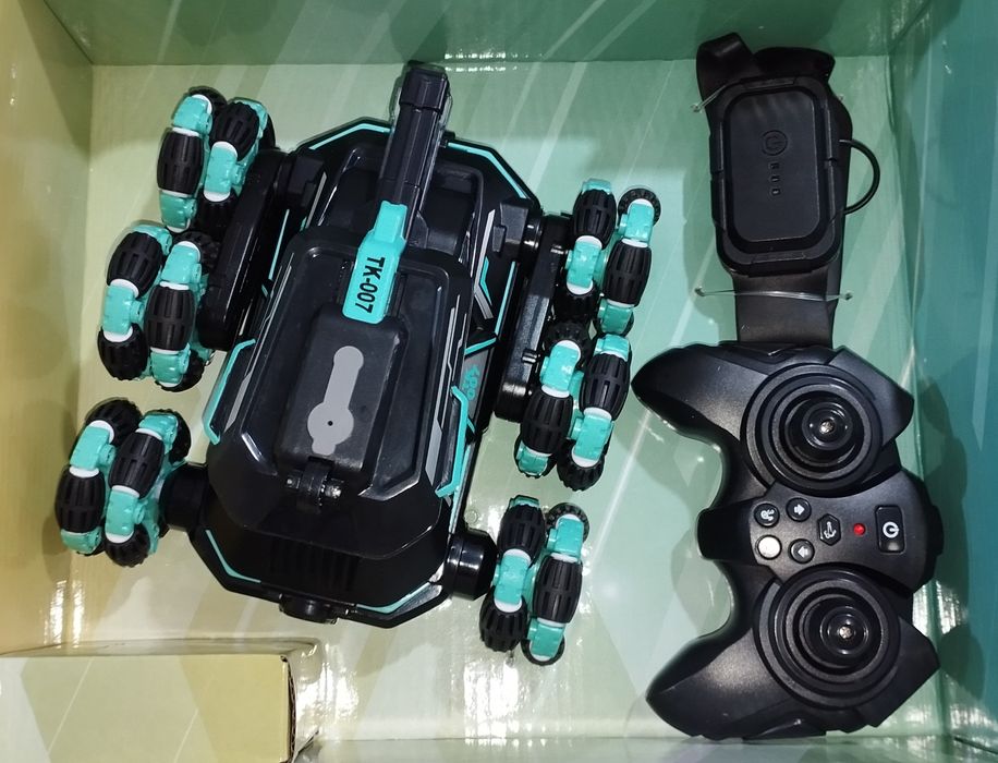 Трюковый танк STUNT-leader H6235 на радиоуправлении Black/Yellow