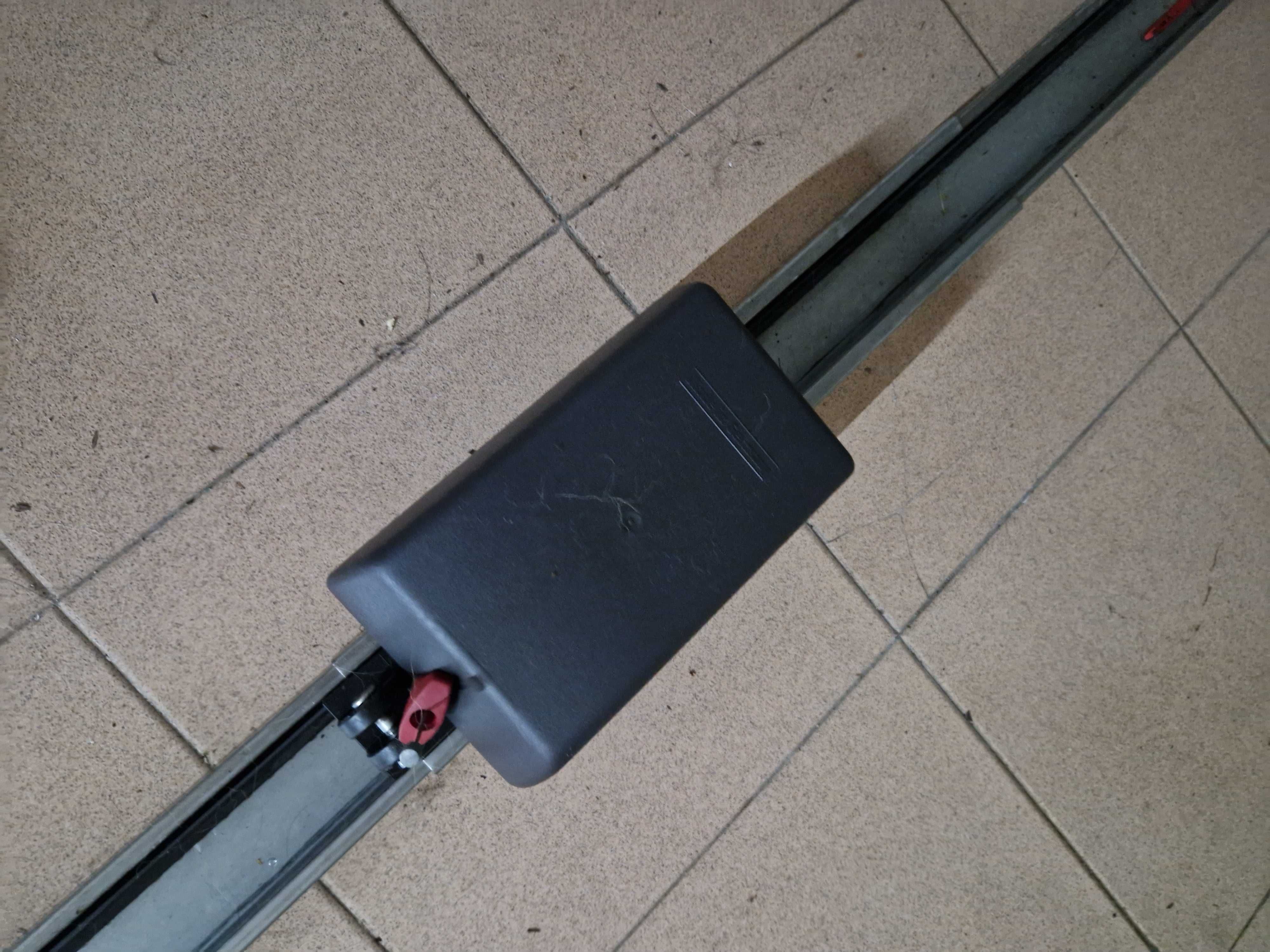 Motor para portão de garagem e calha (Avariado)
