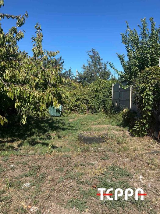 Продаж будинку, 4 окремі кімнати, Тепличне