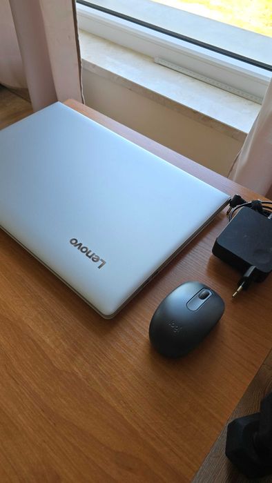 Lenovo Ideapad 510-15IKB i5 20GB SSD 516/HDD 1 Tb GeForce940Mx