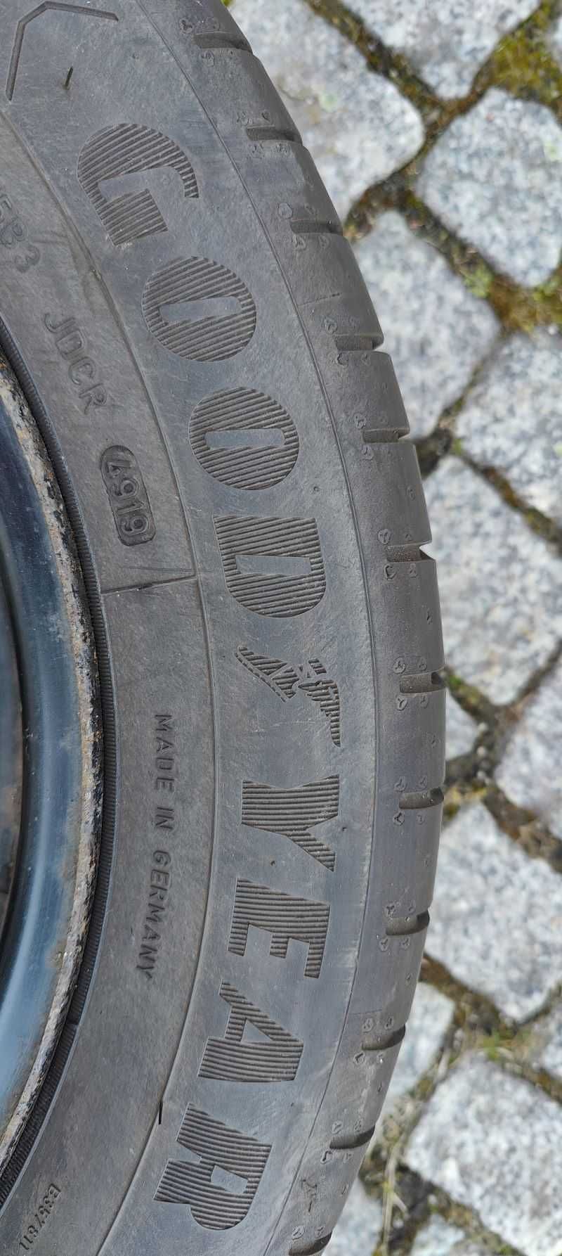 4 koła z oponami letnimi 215/55R16 po 2 szt.: GOODYEAR oraz Fulda