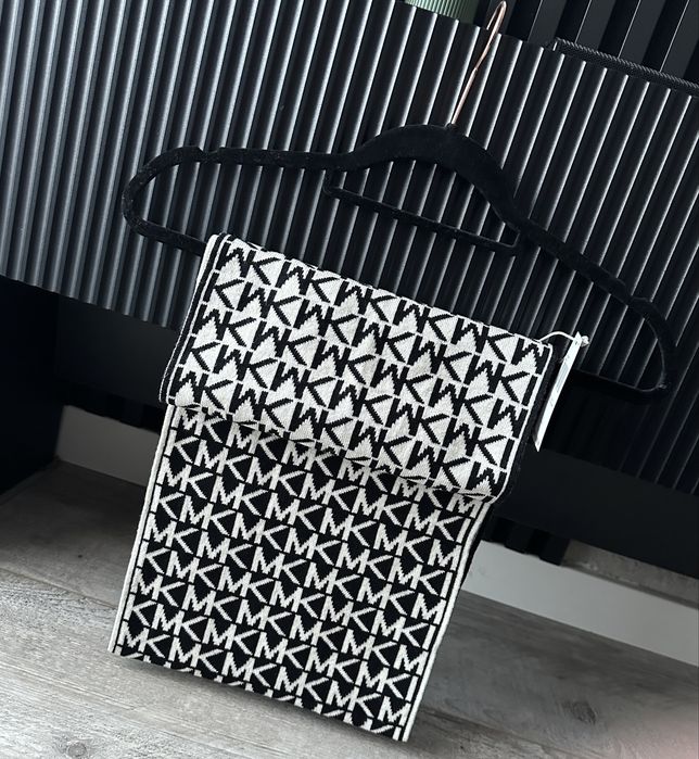 Nowy oryginalny szal damski unisex michael kors monogram logo