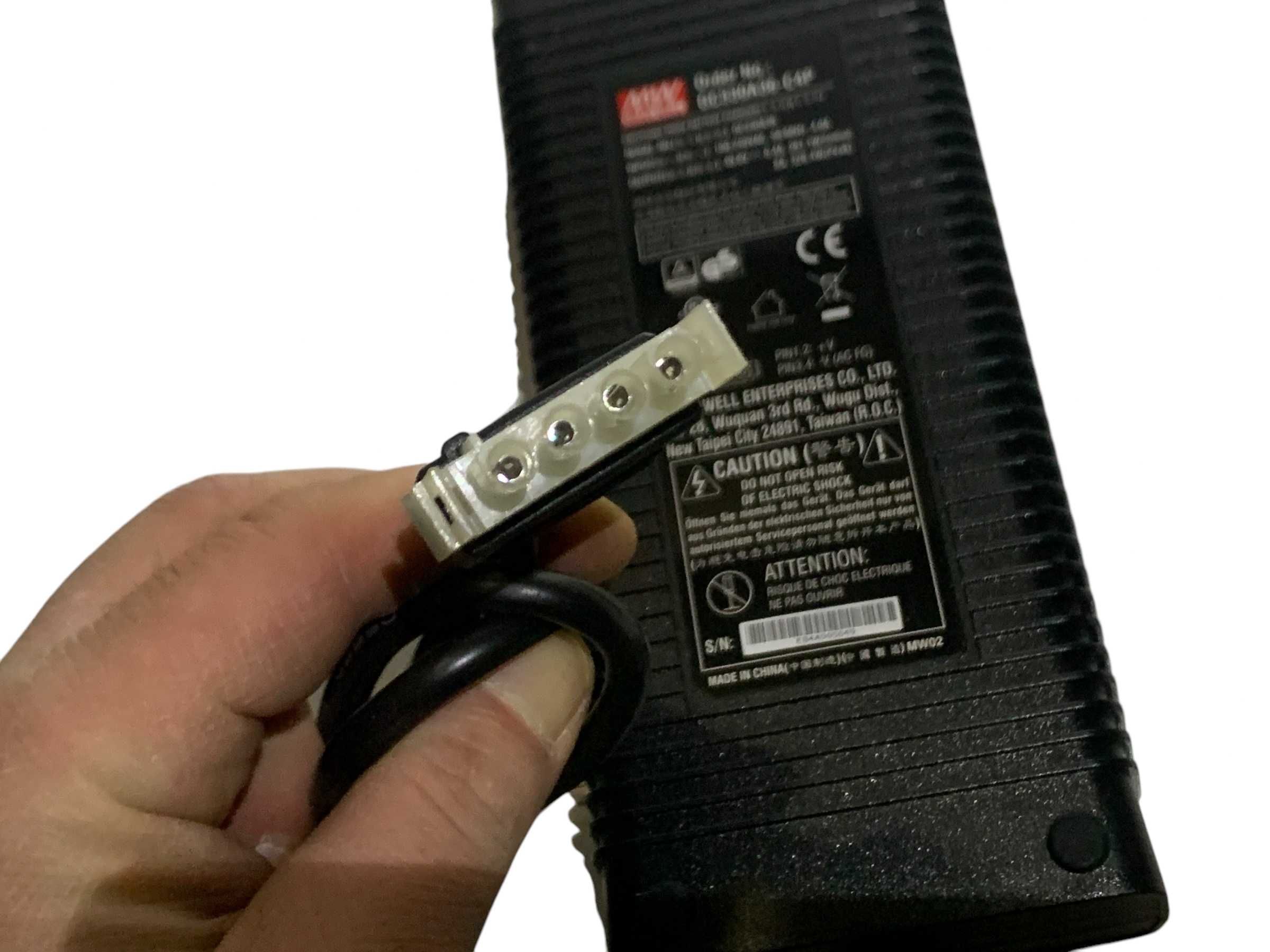 Ładowarka Mean Well GC330 GC330A36-C4P – desktop 330W, 40.8V, 8A
