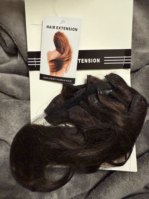 Натуральные волосы на заколках