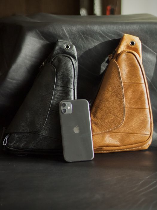 Шкіряна сумка на грудь. чоловіча бананка через плече Слінг