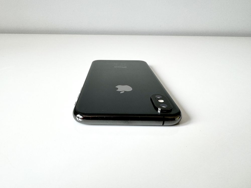 iPhone XS 64GB Space Grey