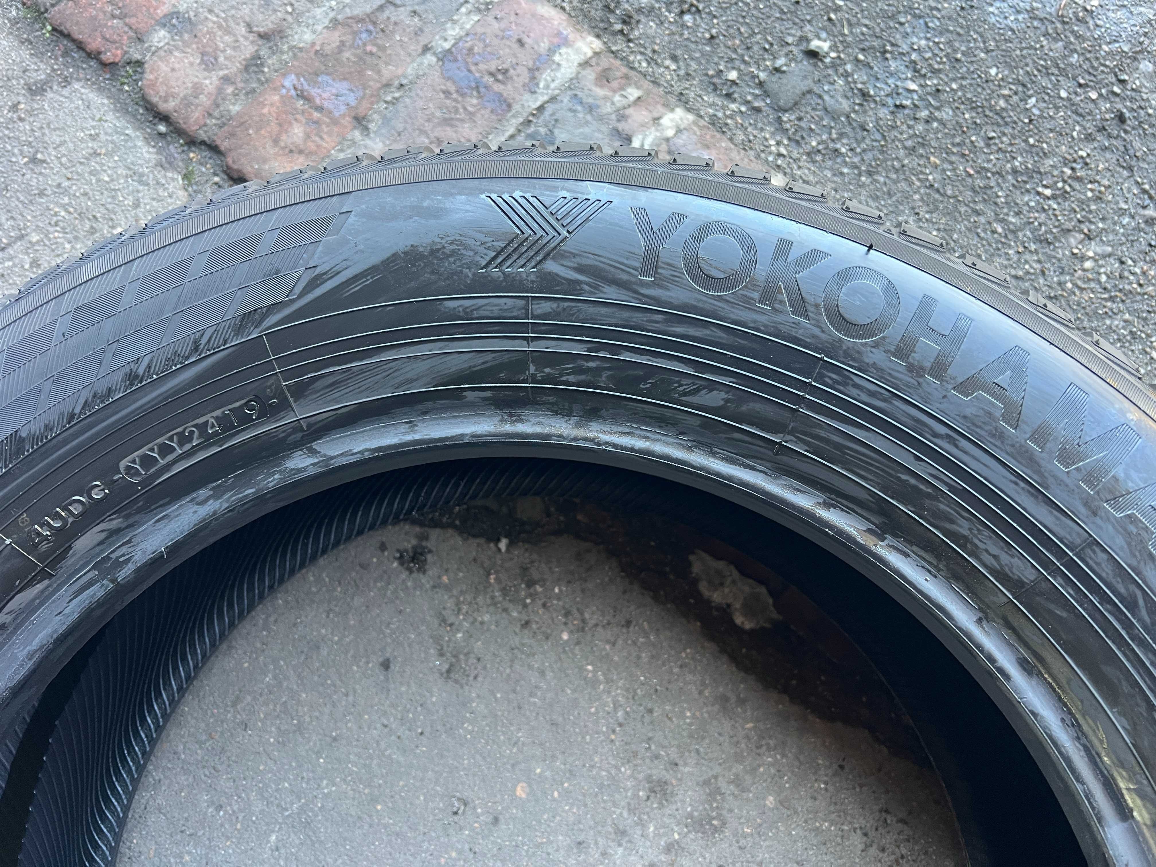 Komp. opon Yokohama 235/60R18