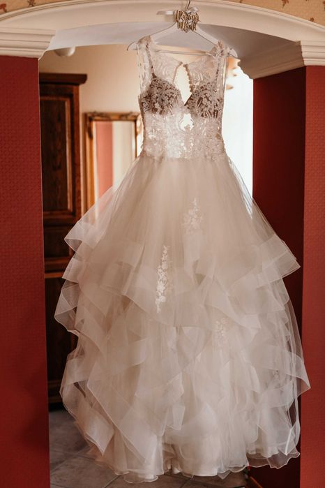 Przepiękna suknia ślubna rozmiar 36, wszyty biustonosz, nowa za 5790