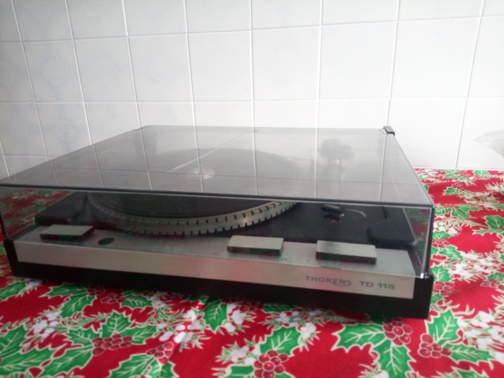 Gira Discos Thorens TD 115