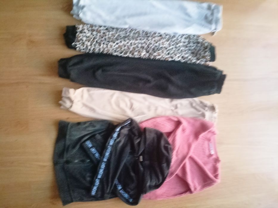 Spodnie dresowe i bluzy dla dziewczynki rozmiar 134.
