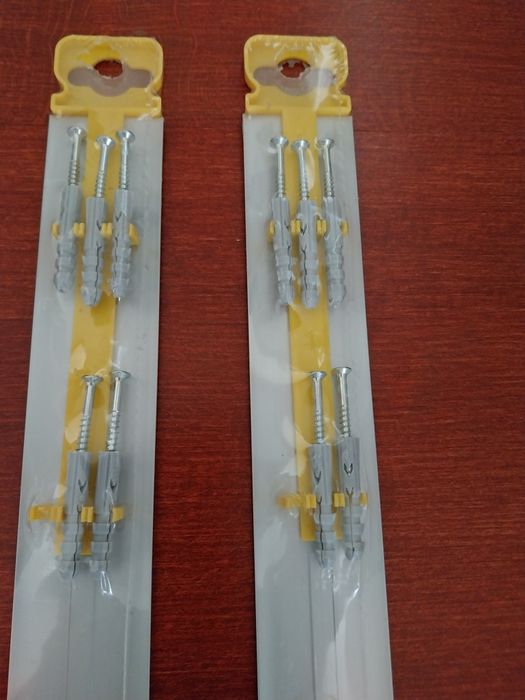 Listwy przypodłogowe aluminiowe 100 i 82 cm