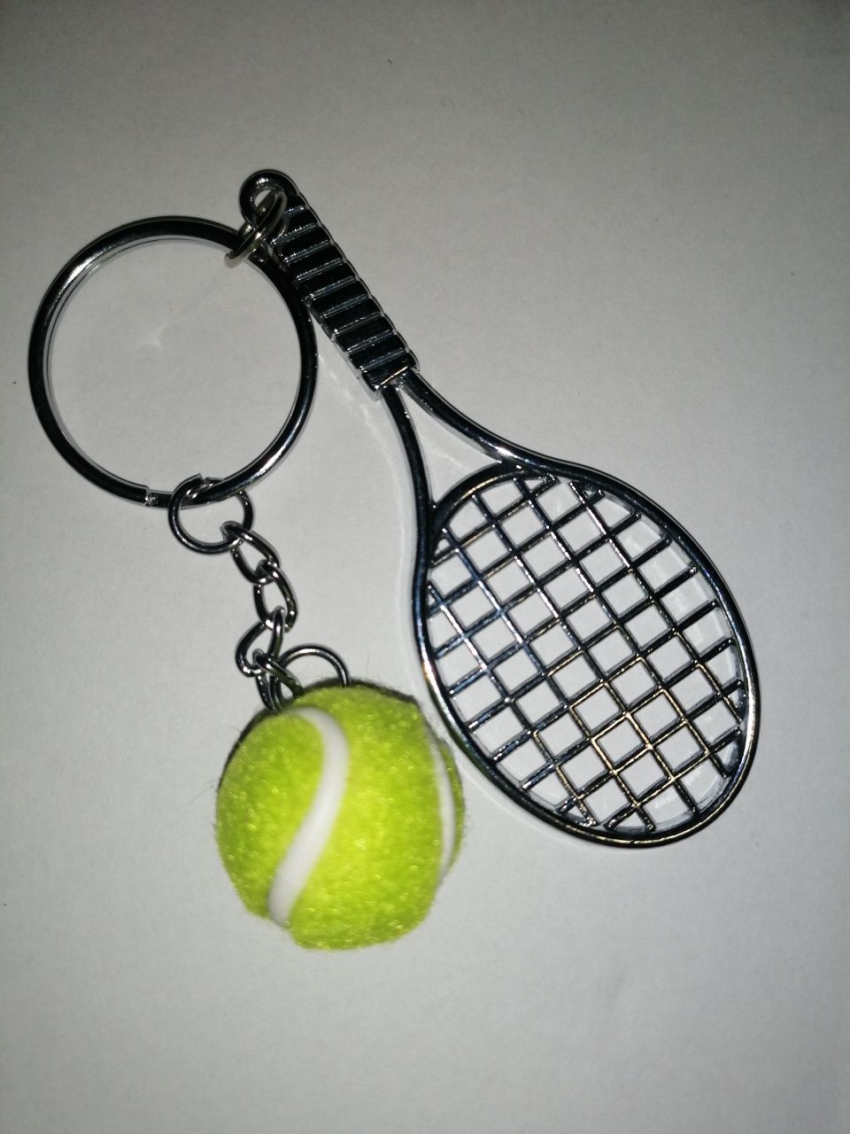 Tenis rakieta tenisowa piłka Wilson brelok breloczek