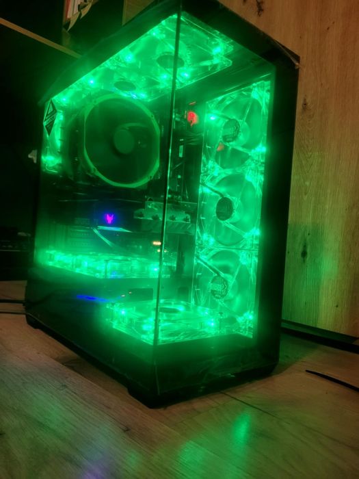 Komputer gamingowy i nauki