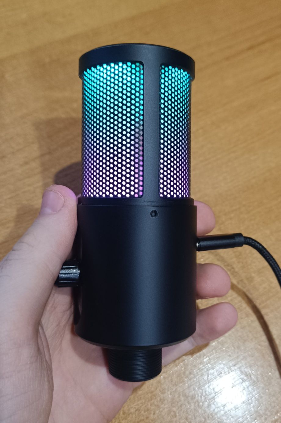 Кардиоидный микрофон Hator Signify RGB Pro (аналог HyperX SoloCast)