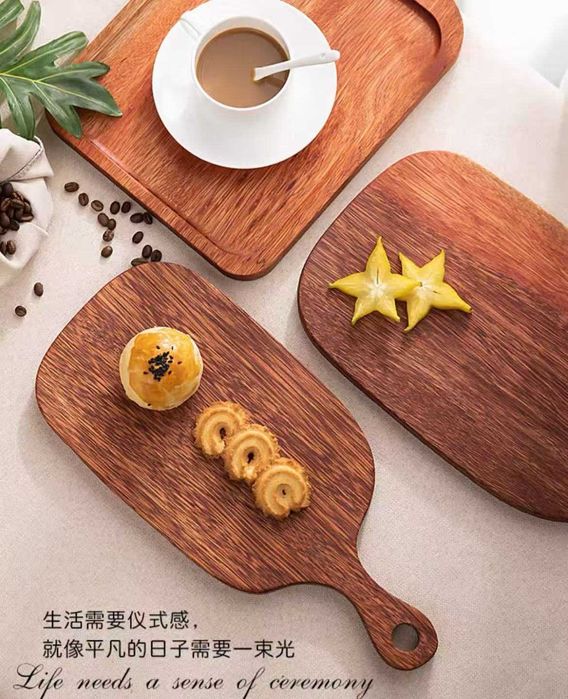 Cutting board, solid wood cutting board - natural wood product.