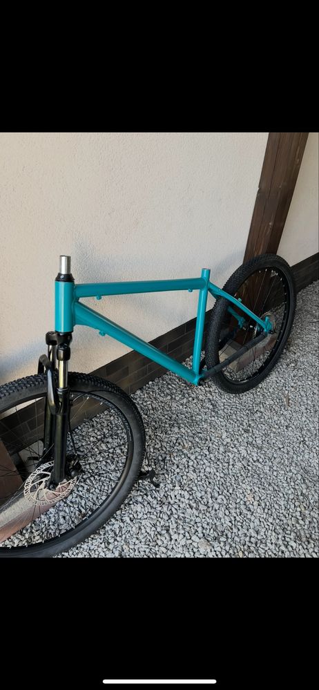 Montaż rowerów z silnikiem spalinowym