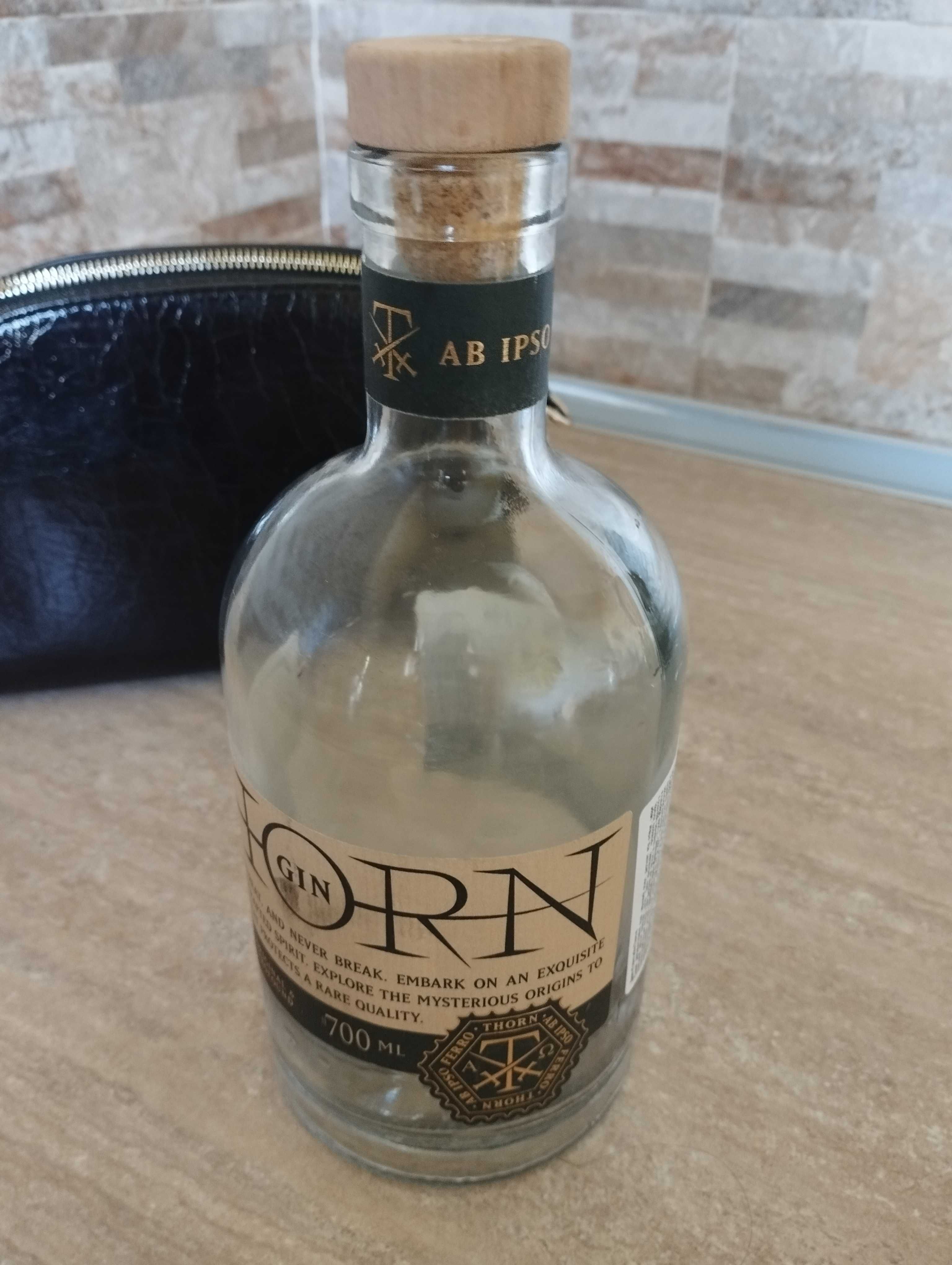 «THORN GIN» пустая стеклян бутылка с пробкой и деревянной крышкой 0,7л