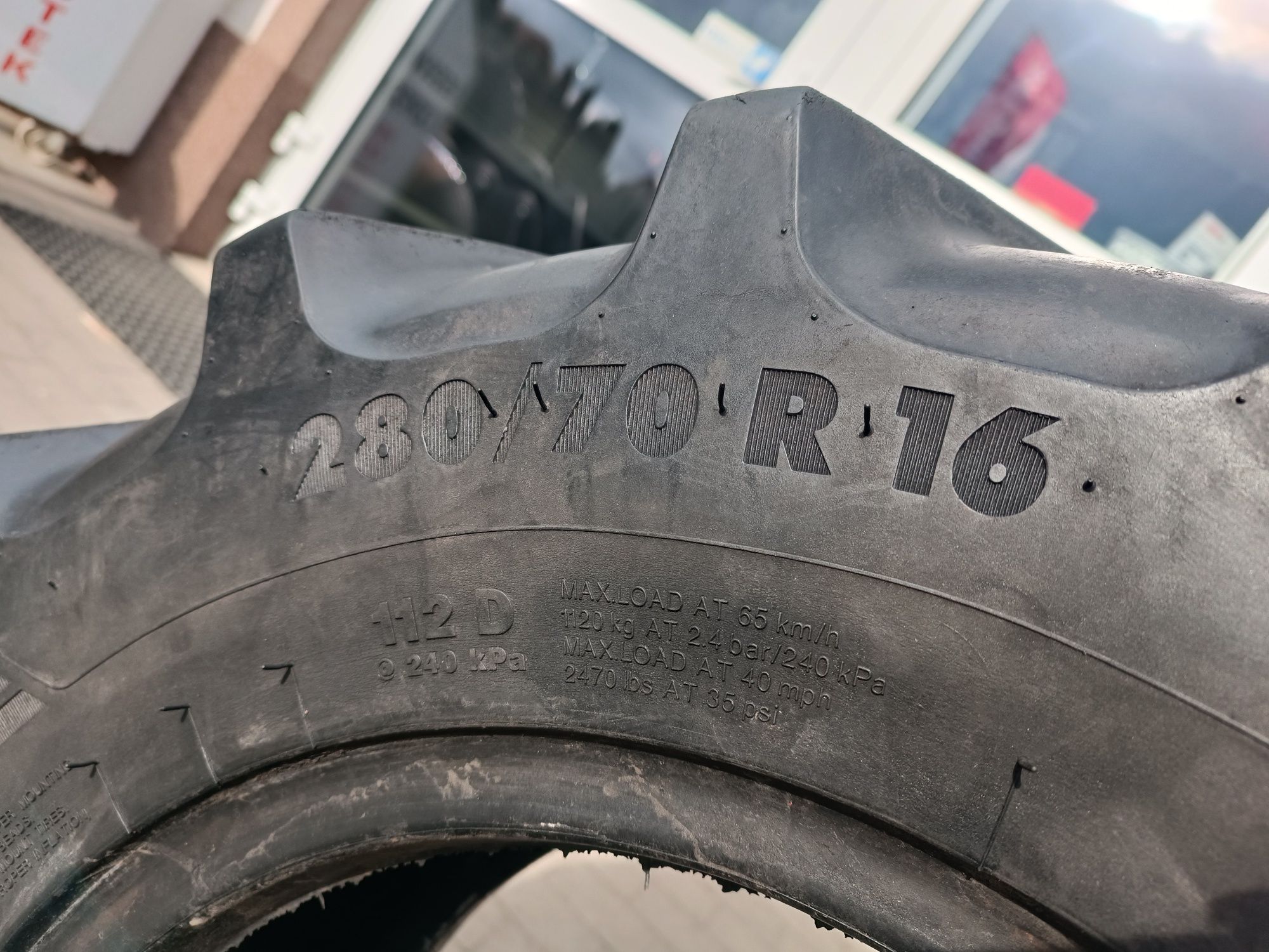280/70R16 VREDESTEIN Traxion 70