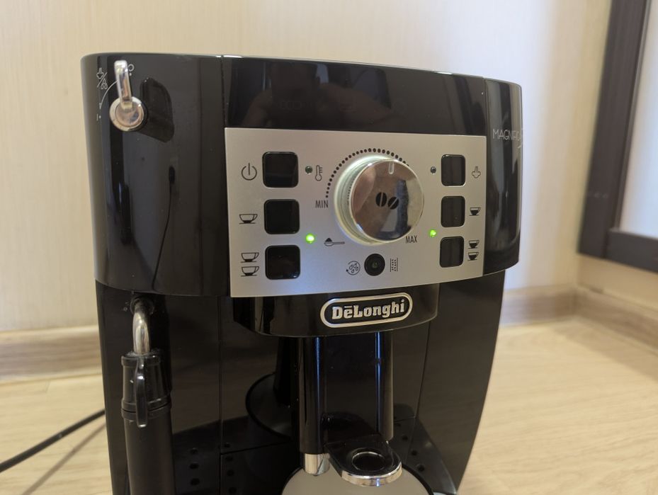 Кофемашина / Кофеварка Delonghi Magnifica S