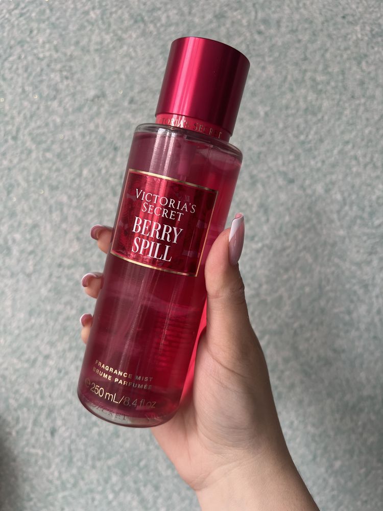 Парфумований спрей для тіла Victoria’s Secret “Berry spill”