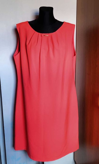 Elegancka jasno czerwona sukienka r. 50/52