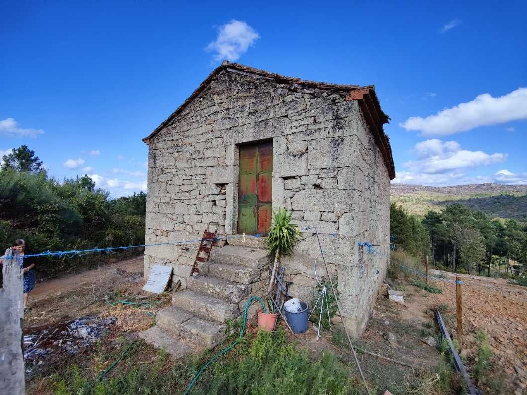 Terreno agrícola e de construção-Barragem do Vilar-Moimenta da Beira