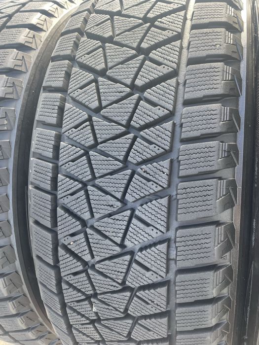 Гума зимова 235/55/20 Bridgestone Blizzak DM-V2