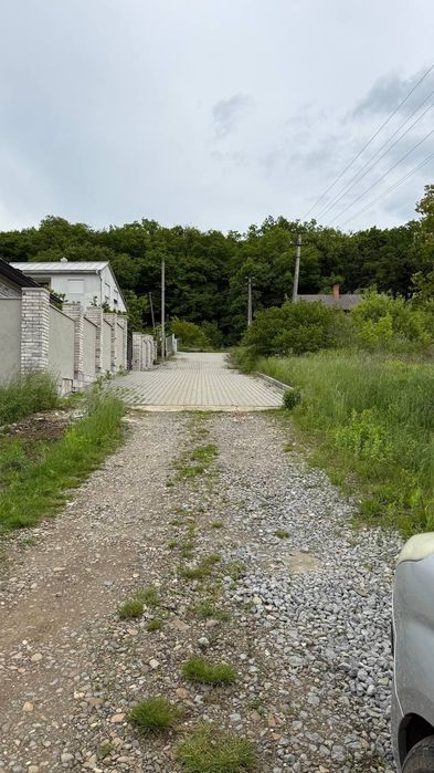 Продається новий будинок біля лісу