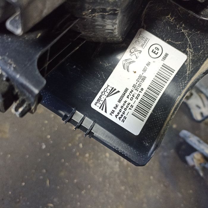 Lampa tylna lewa prawa Oryginalne Berlingo Partner IV Combo E Proace C