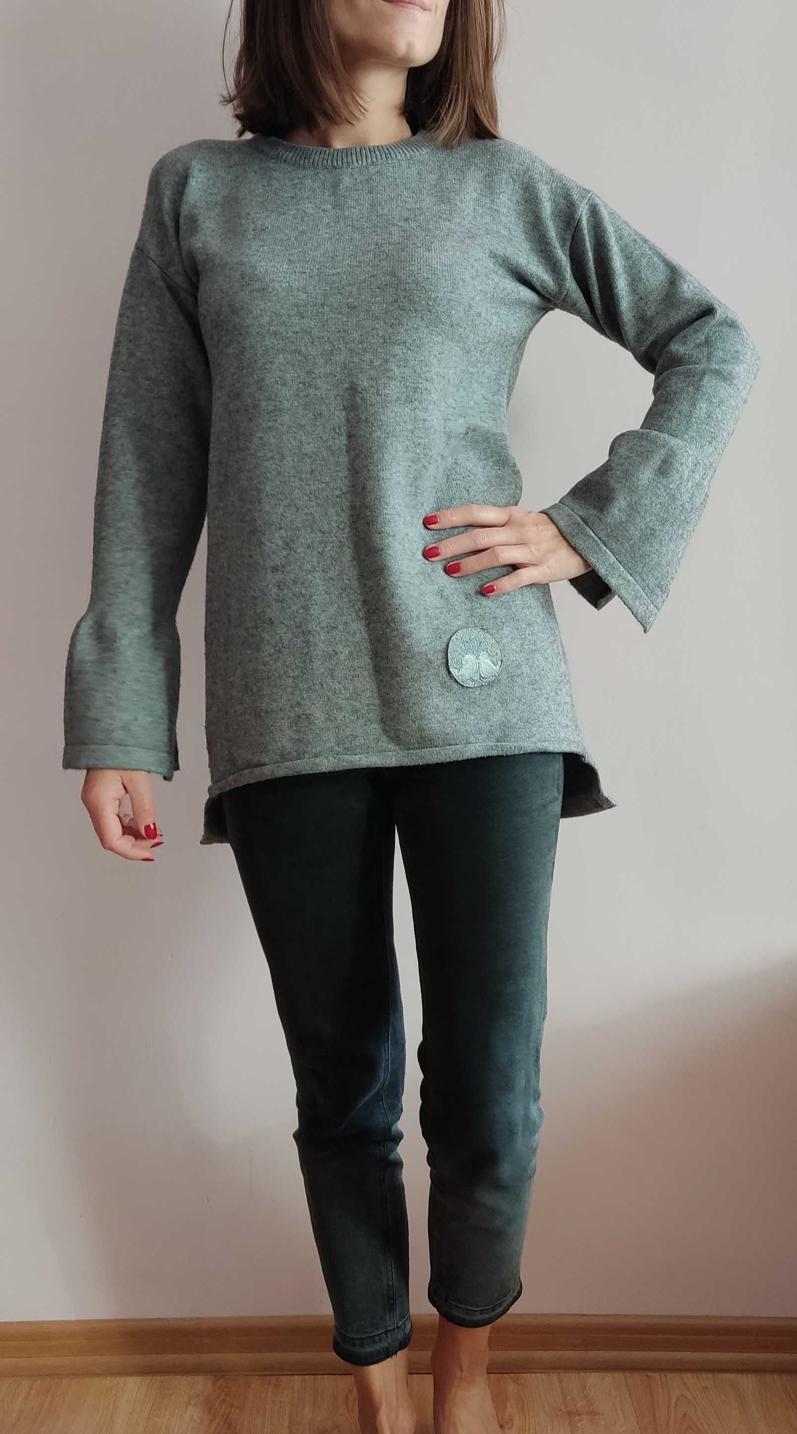 Ciepły szary sweter, rozmiar S/M